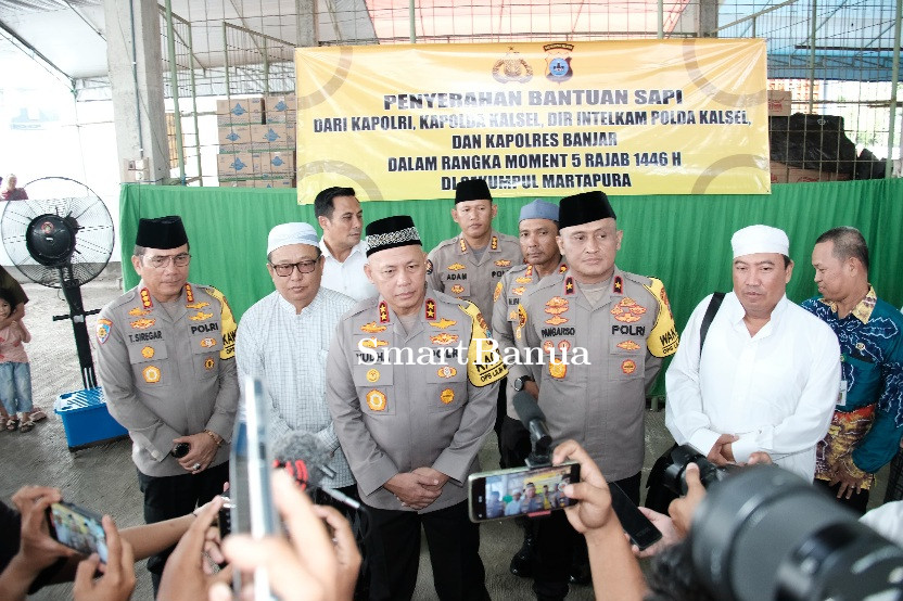 Kapolri Dan Polda Kalsel Sumbang Empat Ekor Sapi Untuk Haul Sekumpul