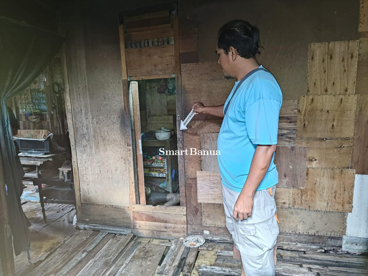 Hanya Hidup Sebatan Kara Warga Teluk Tiram Membusuk Dirumahnya