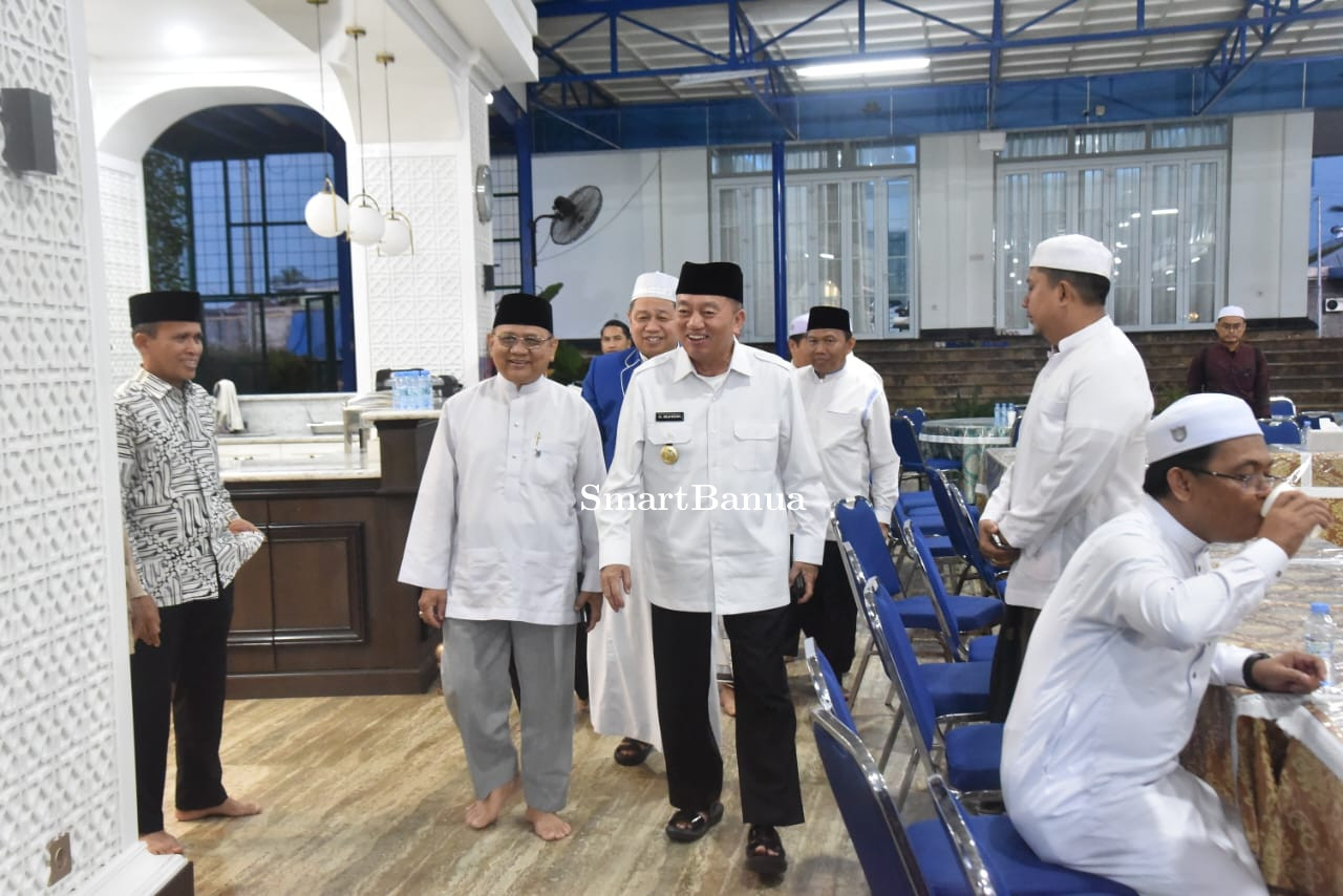 Tadarusan Rutin Malam Nuzulul Quran di Dikediaman Gubernur Kalsel H. Muhidin