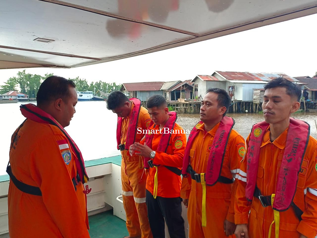 Kapal Batubara Karungan Tenggelam Satu Korban Hilang