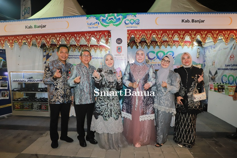 Ketua Dekranasda Kalsel Tinjau Stand Kerajinan Usai Peluncuran CoE 2026 di Jogyakarta