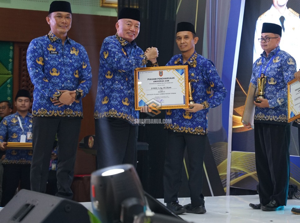 Anugerah ASN Kalsel 2025: Gubernur Muhidin Apresiasi Inovasi ASN Berprestasi