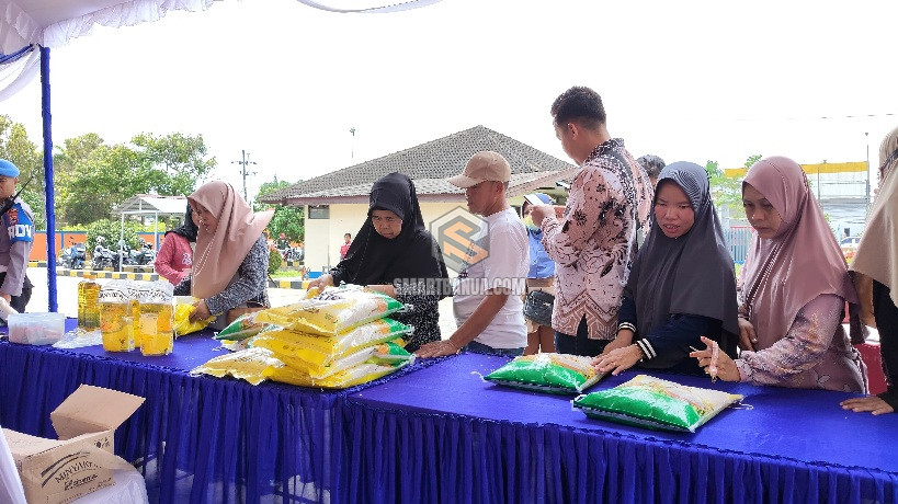 Polda Kalsel dan Bulog Gerakan Pangan Murah, Masyarakat Terbantu