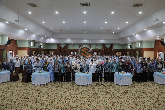 Halalbihalal Kepala Sekolah dan Pegawas Sekolah SMA/SMK se- Kalsel; Gubernur H. ...