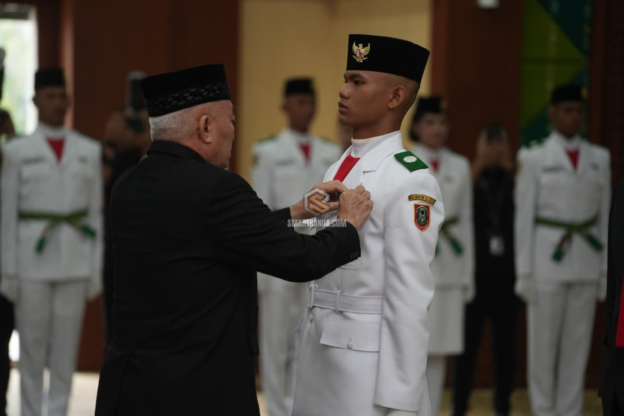 Gubernur Muhidin Kukuhkan 44 Paskibraka Kalsel 2026, Siap Kibarkan Merah Putih
